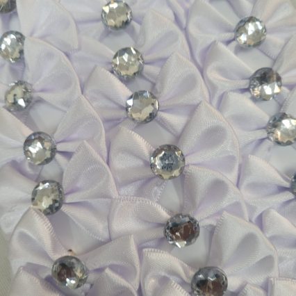 L5526 LAÇO CETIM BRANCO C/CRISTAL - 30 UN